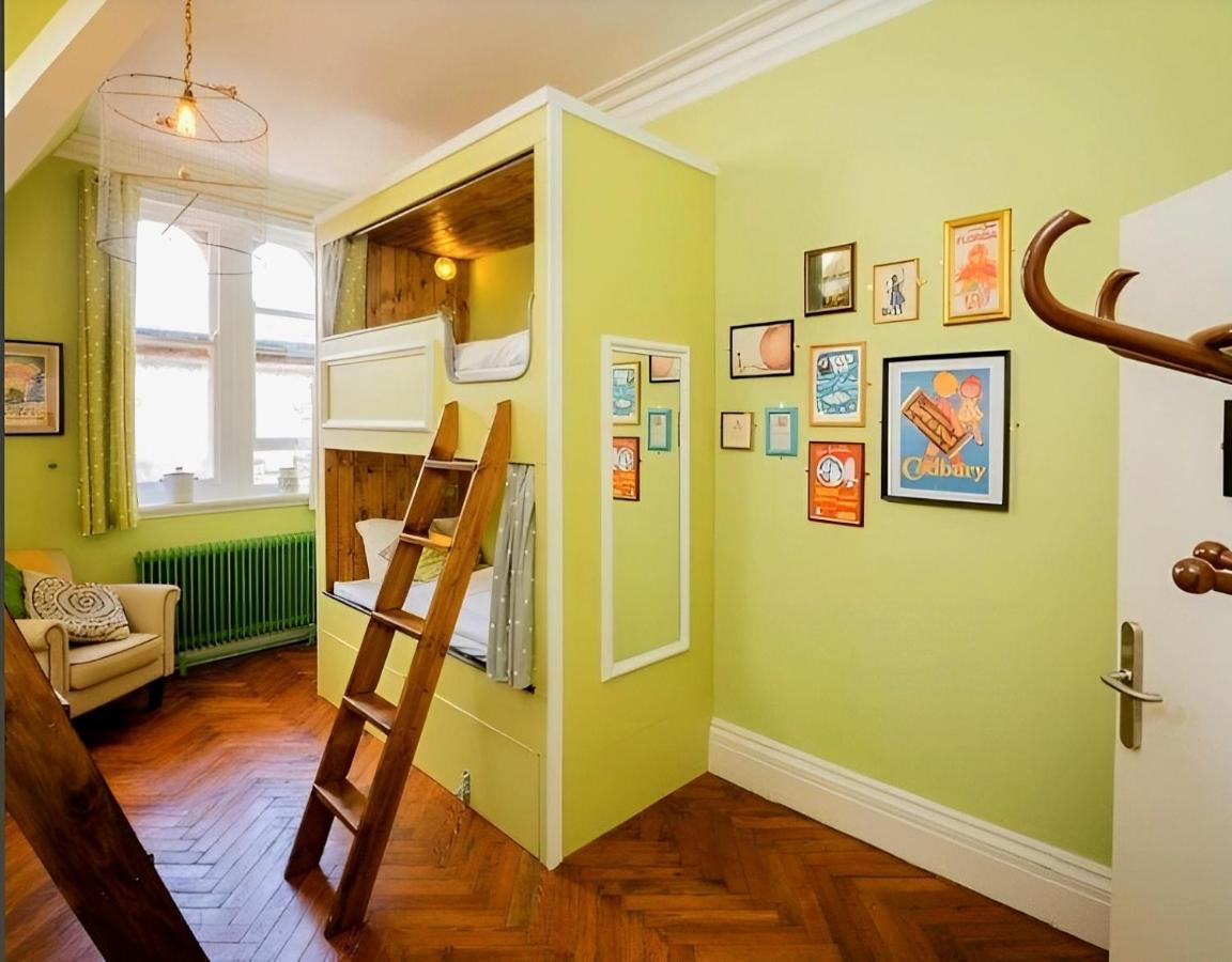 Mrs Potts Hostal Cardiff