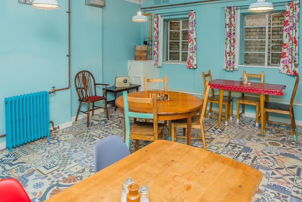 Hostal Mrs Potts Cardiff